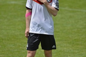 手机看体育-篮网核心球员伤愈复出，球队士气大振(篮网核心球员伤愈复出,球队士气大振怎么办)