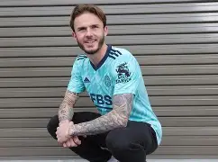 包含莱斯特城客场告捷，赢球继续领先积分榜的词条