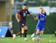 包含莱斯特城客场告捷，赢球继续领先积分榜的词条