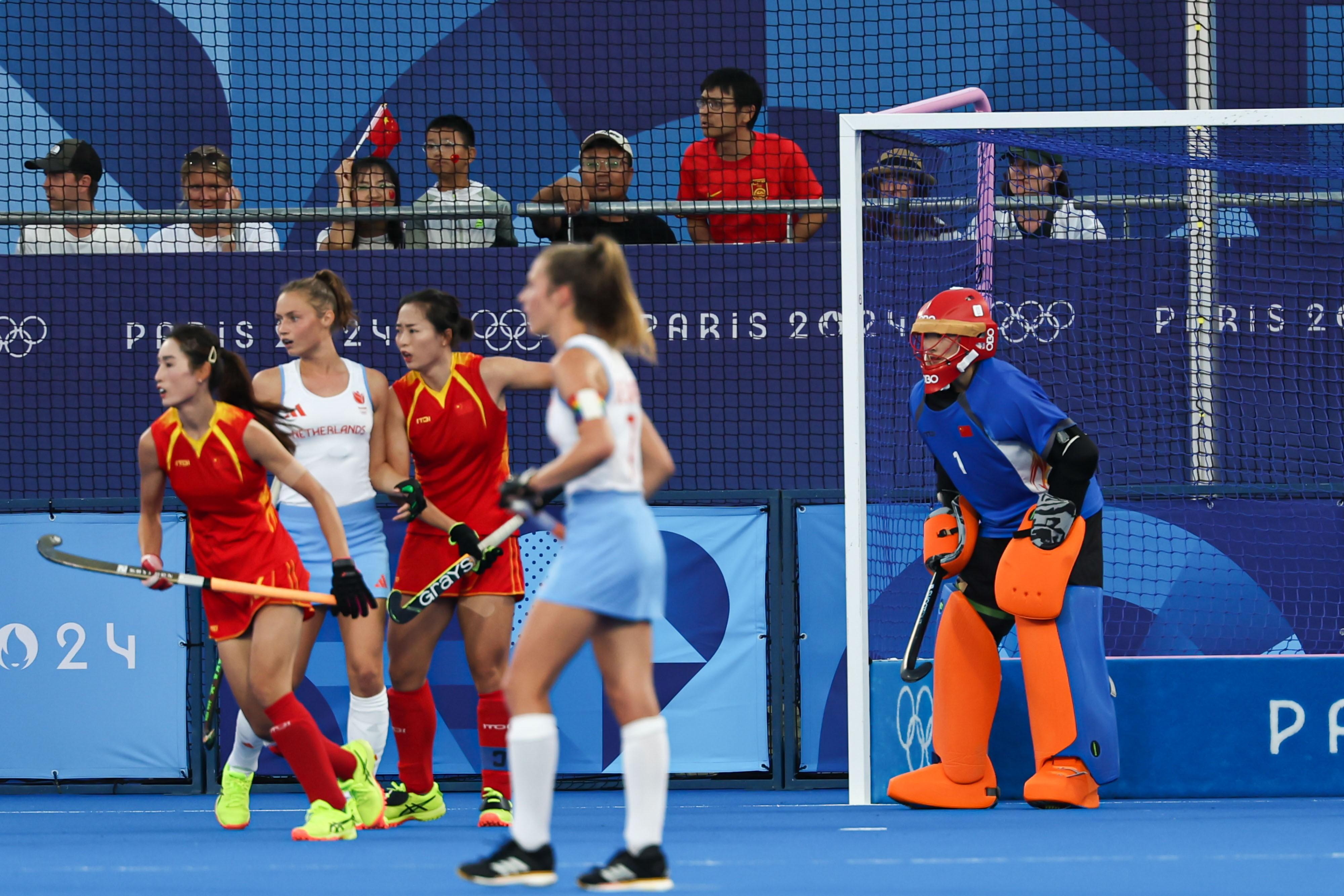 荷兰女足凭借点球力克意大利，晋级(荷兰女足凭借点球力克意大利,晋级了吗)