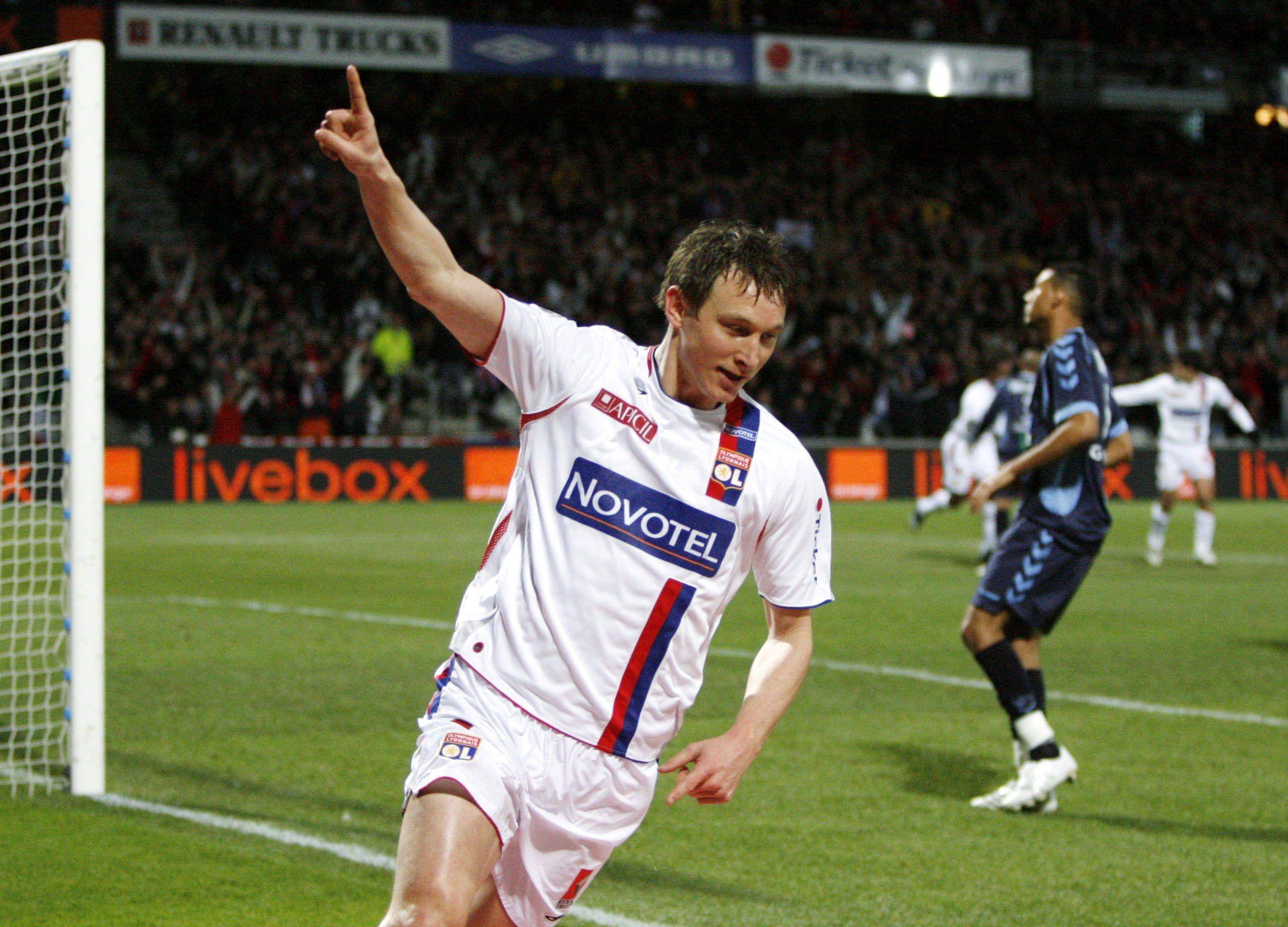 南特客场大胜米卡，稳坐中游位置